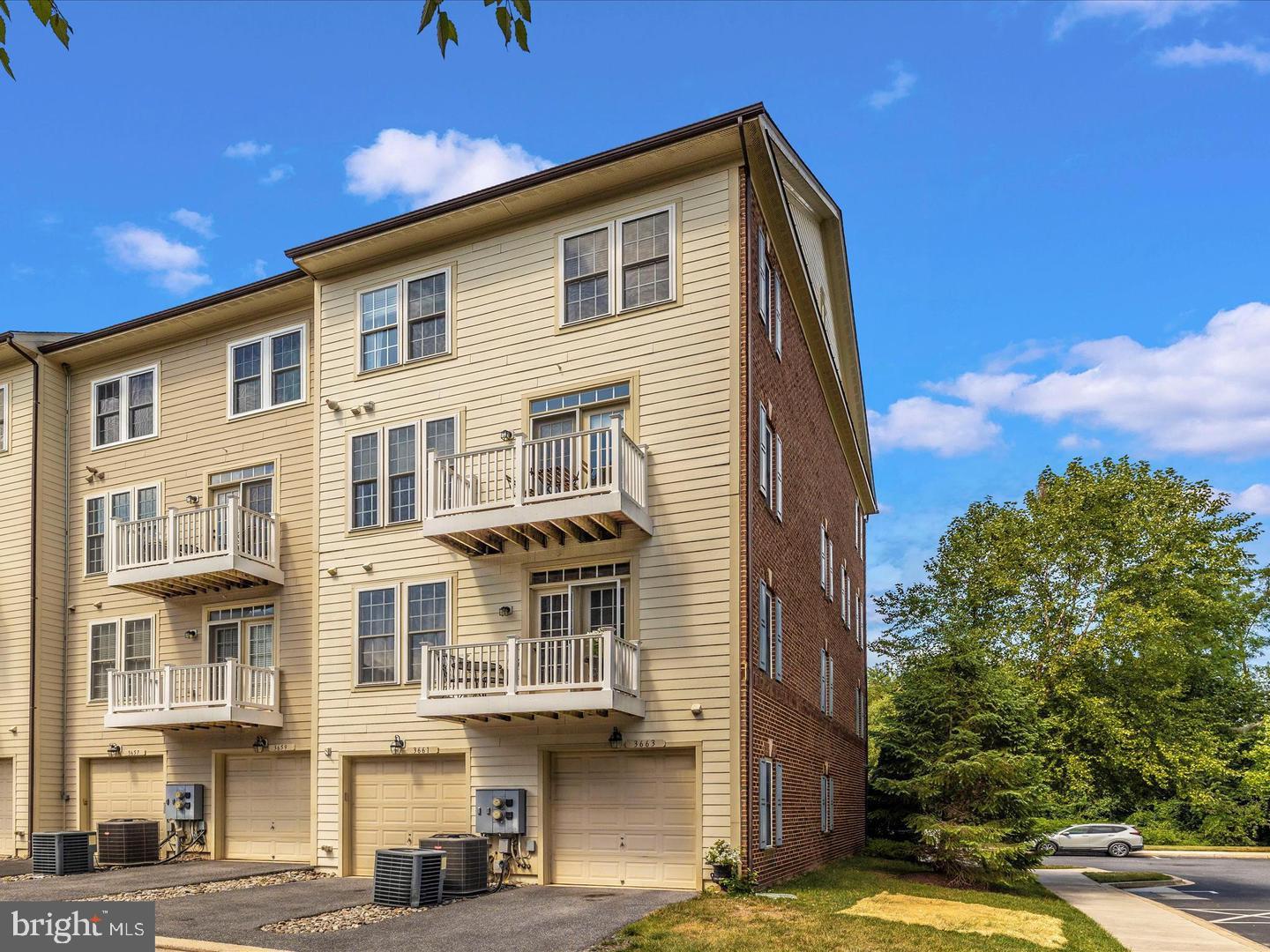 VILLAGES OF URBANA - Residential Lease