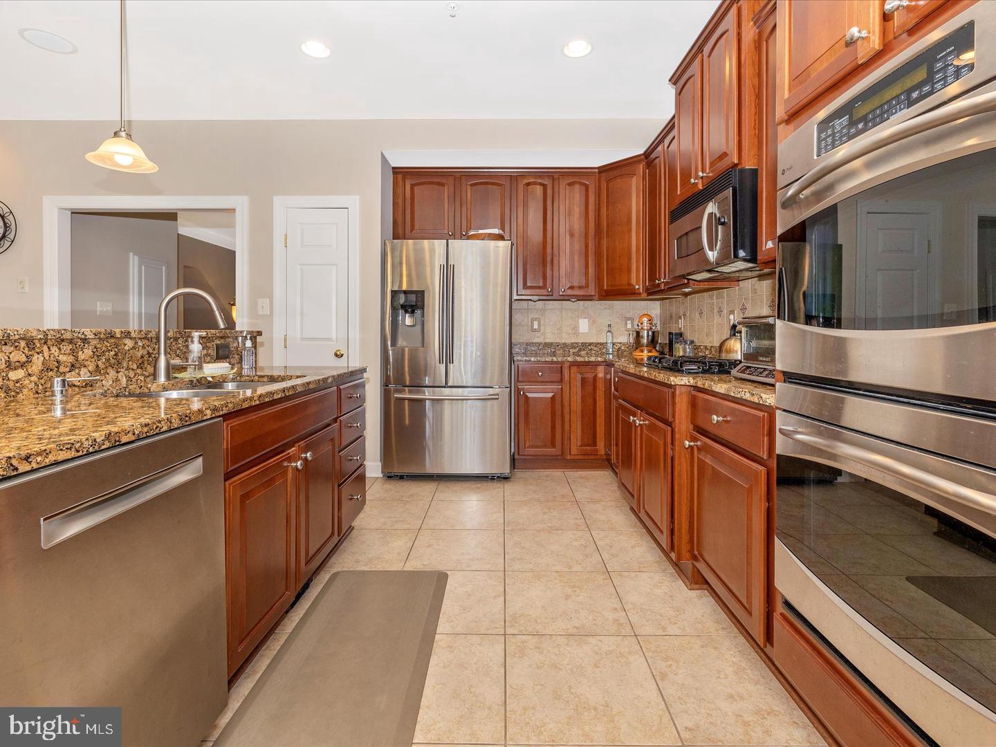 VILLAGES OF URBANA - Residential Lease