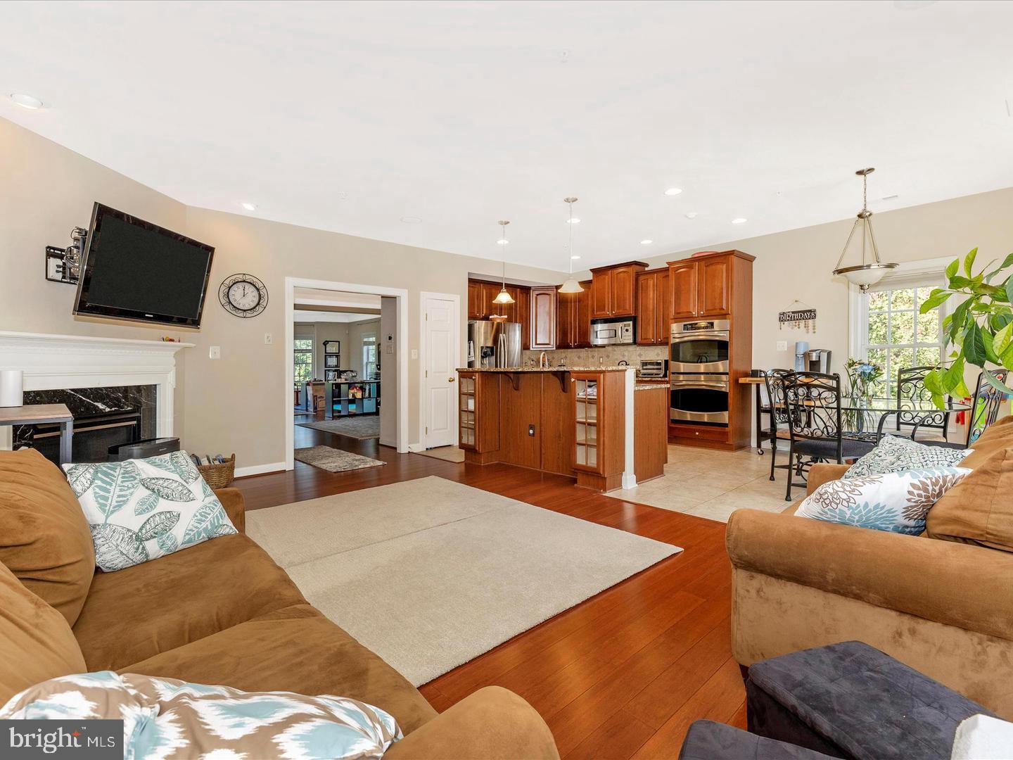 VILLAGES OF URBANA - Residential Lease