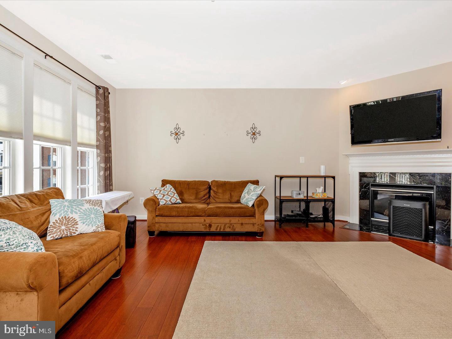 VILLAGES OF URBANA - Residential Lease