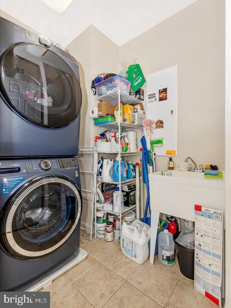 VILLAGES OF URBANA - Residential Lease