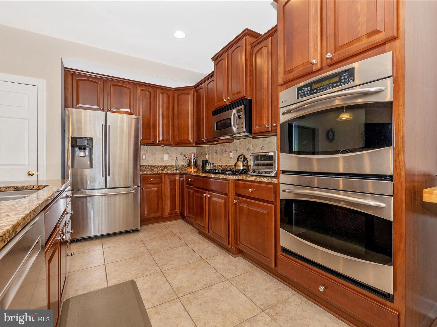 VILLAGES OF URBANA - Residential Lease