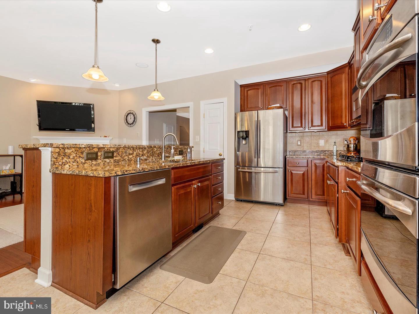 VILLAGES OF URBANA - Residential Lease