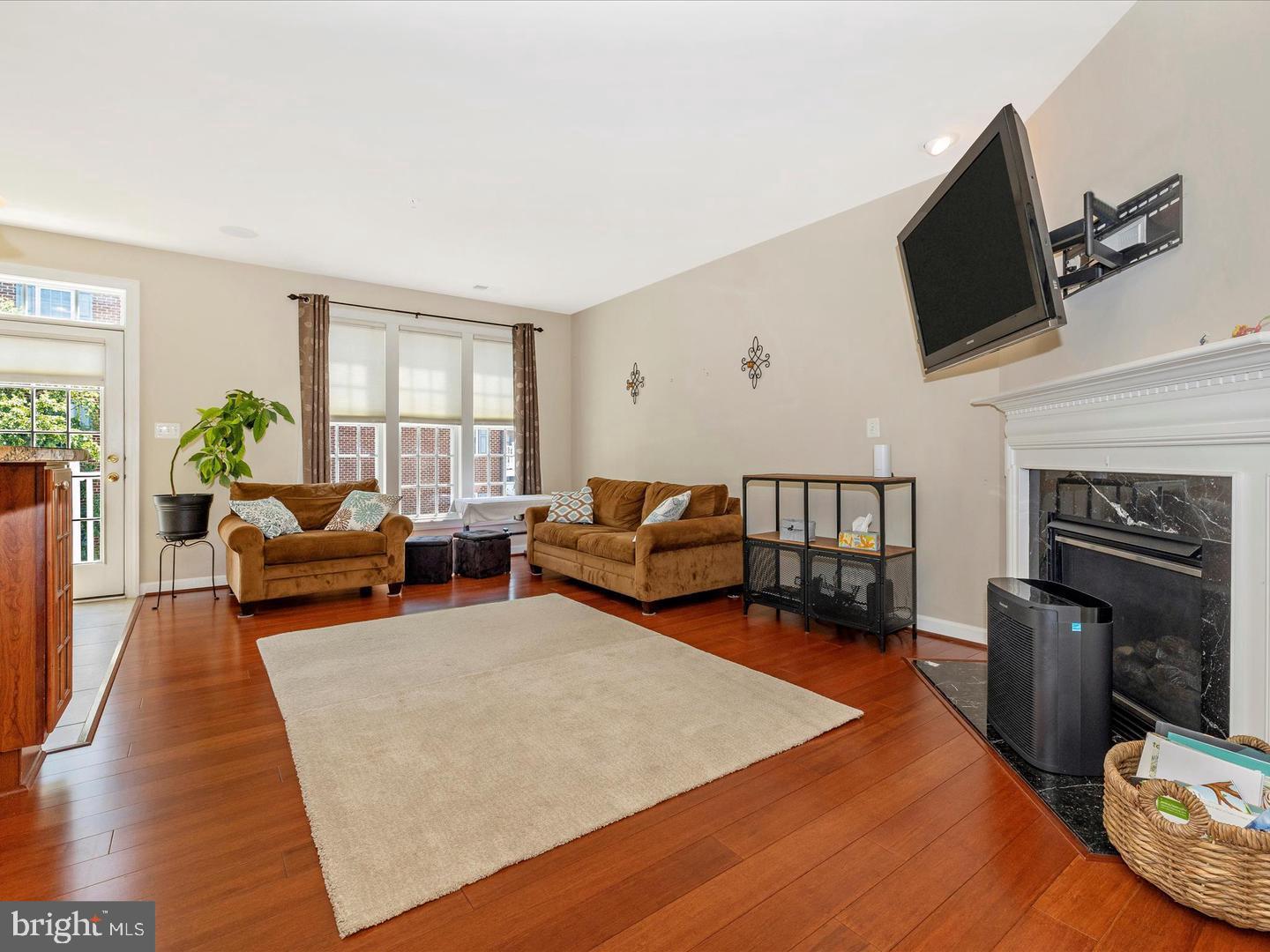 VILLAGES OF URBANA - Residential Lease