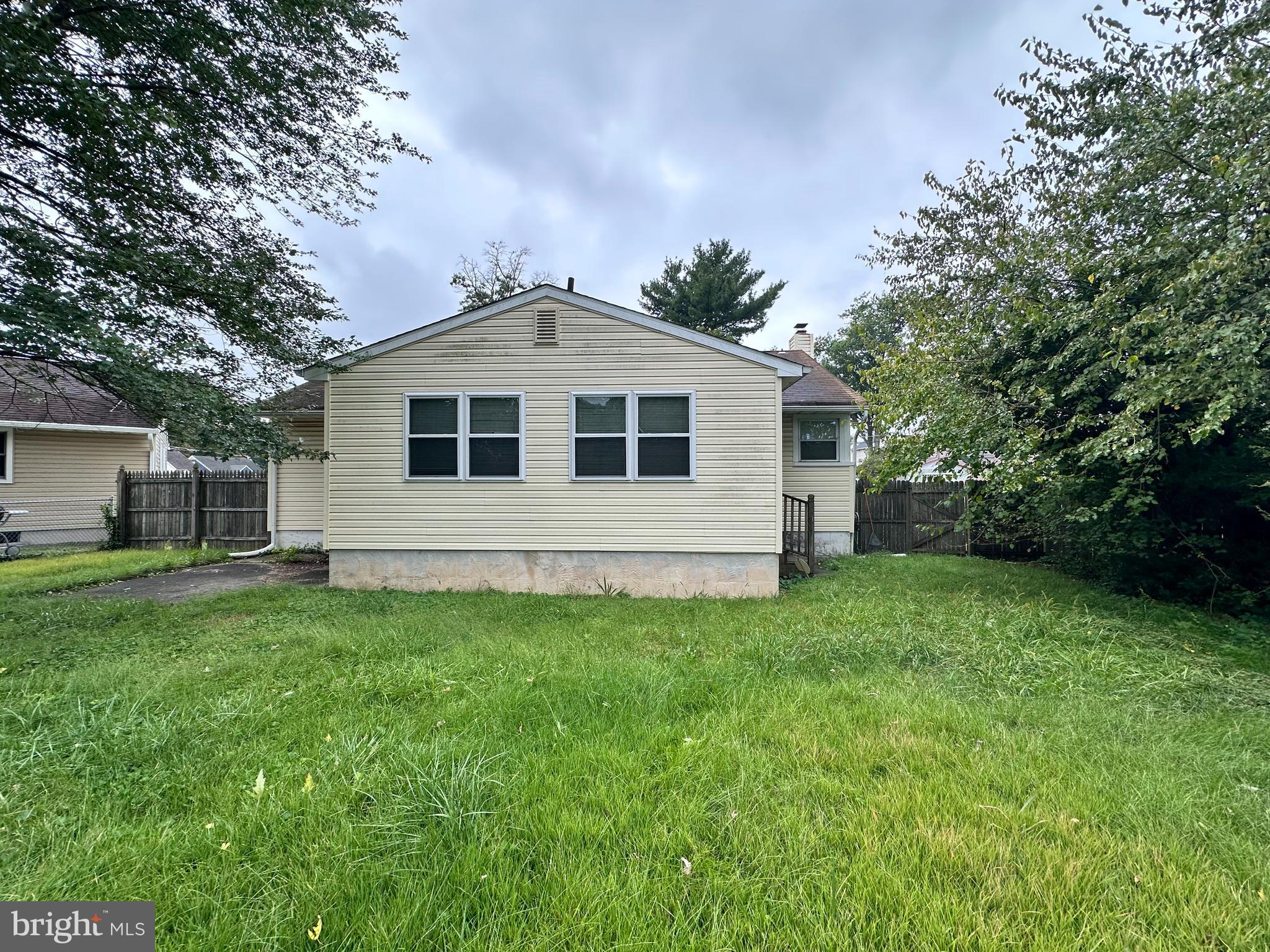 115 GLOUCESTER AVENUE
