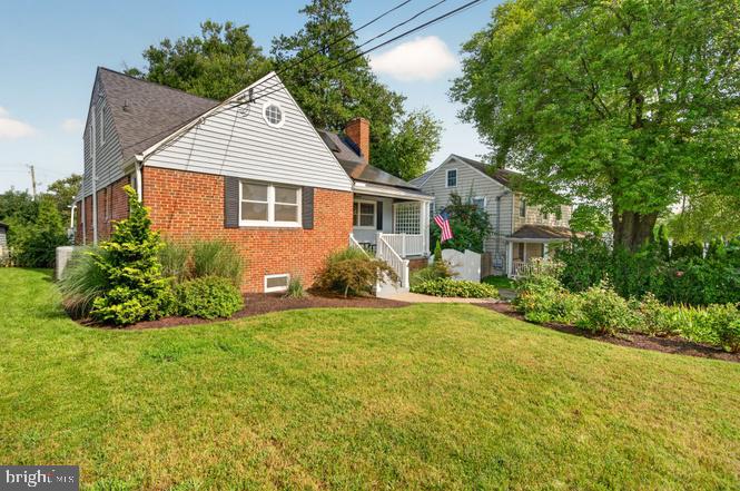 4 CEDAR AVENUE