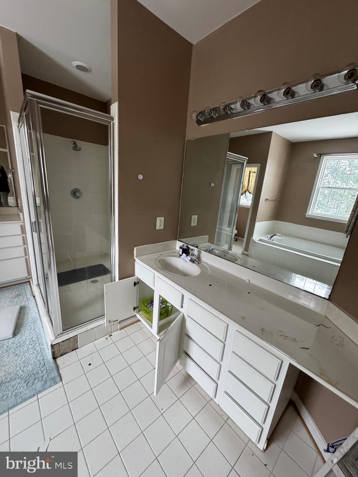 STRAWBERRY HILLS ESTATES - Residential