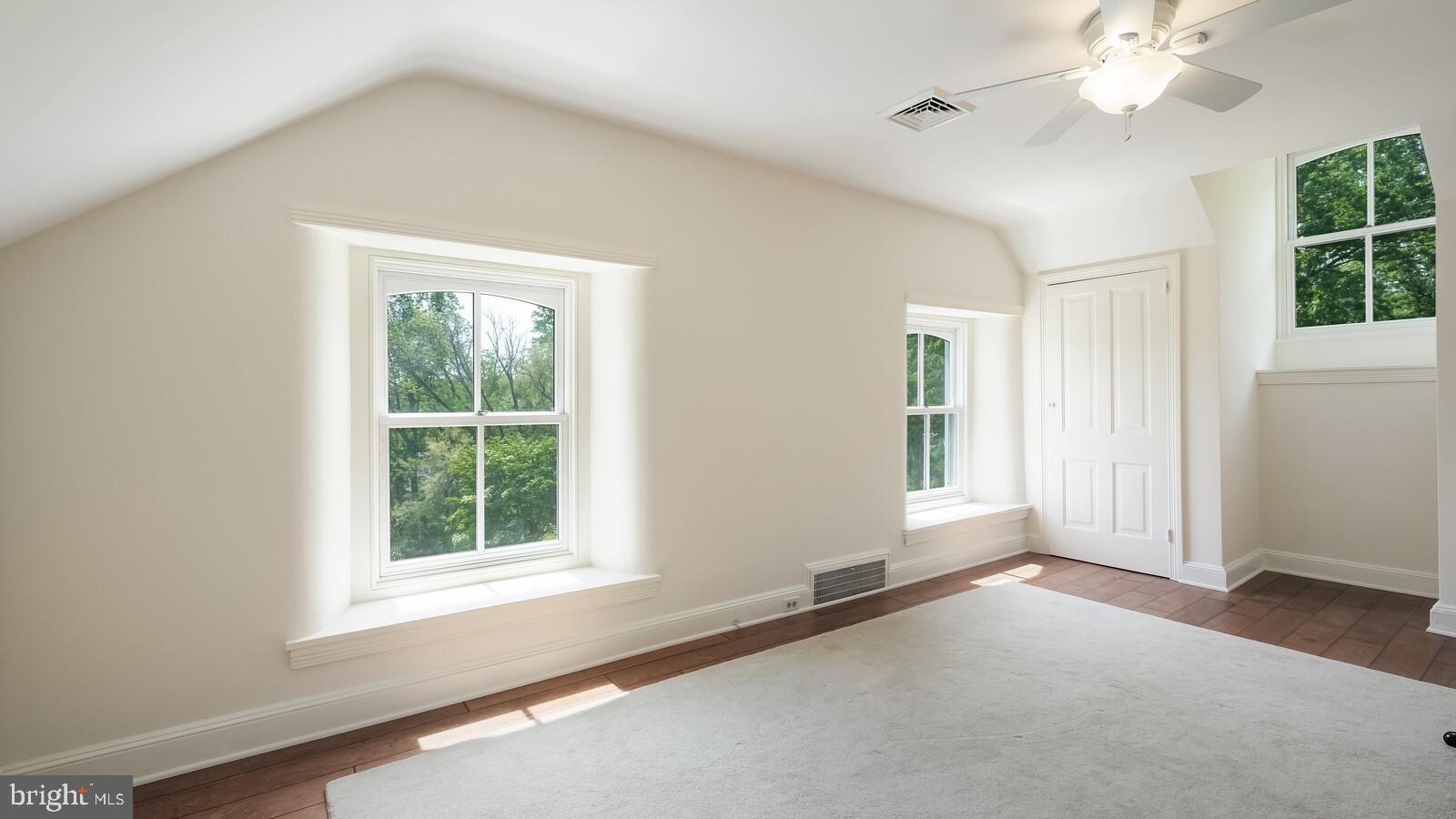 HUNTINGDON VALLEY - Residential