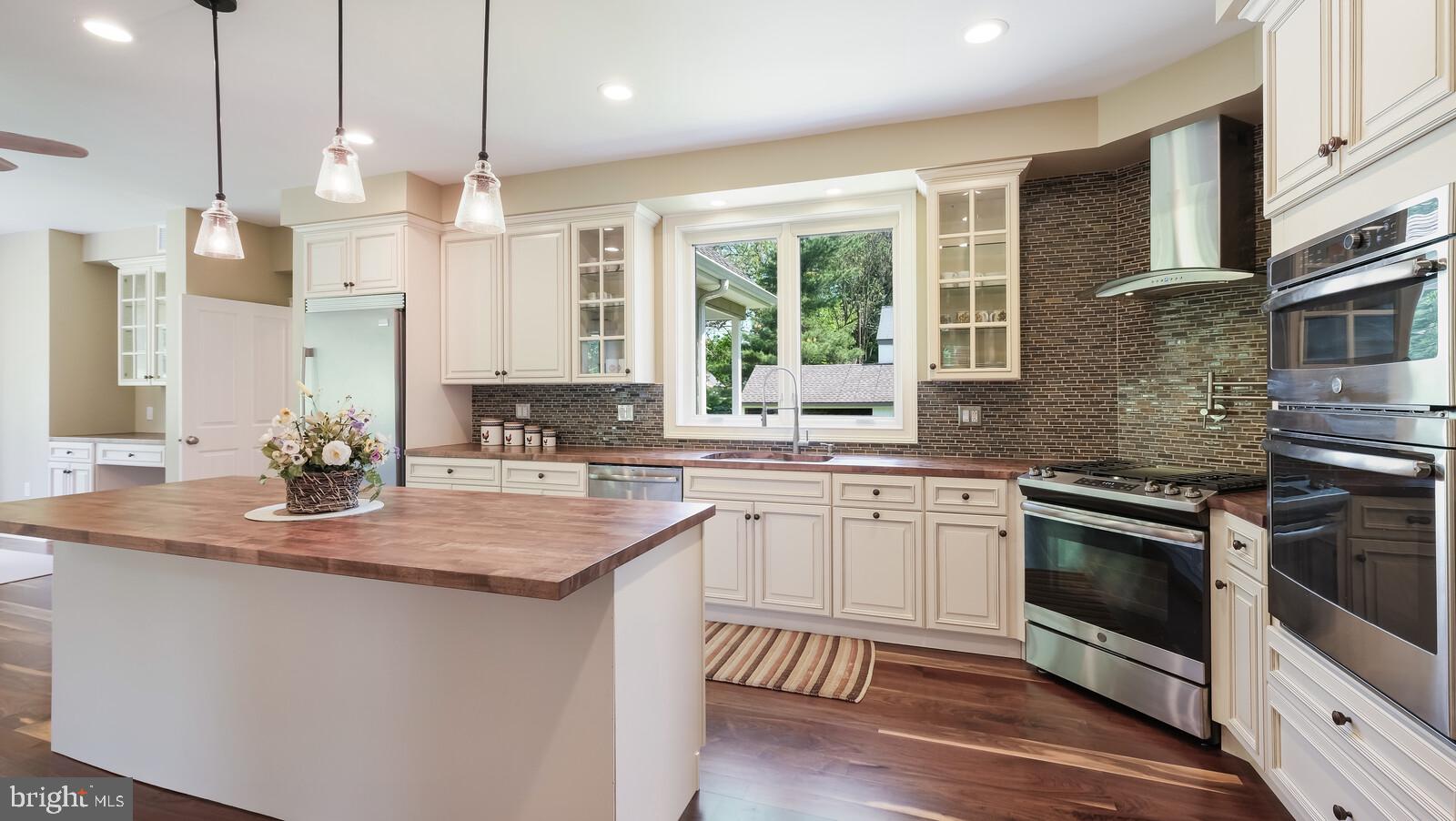 HUNTINGDON VALLEY - Residential