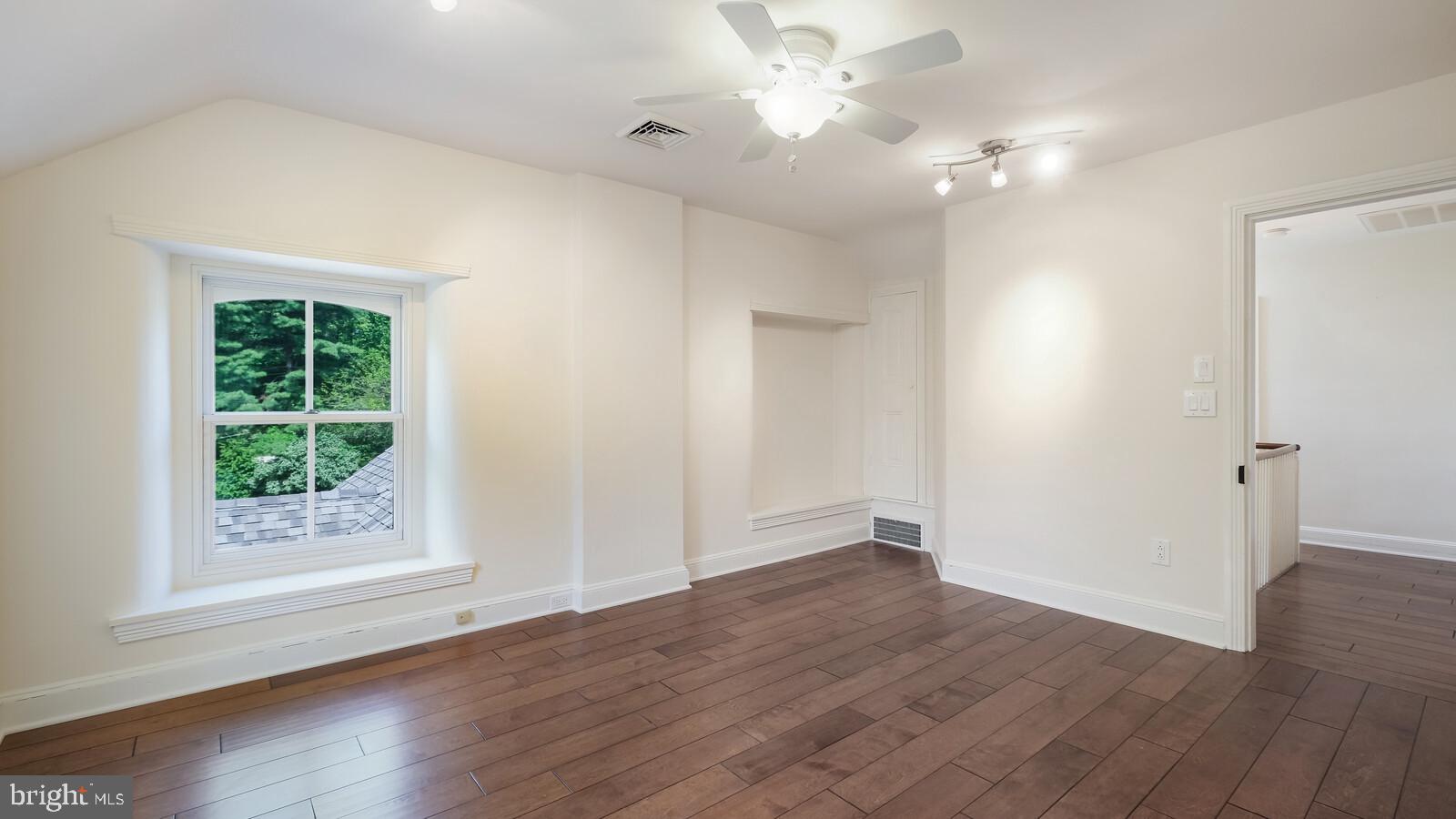 HUNTINGDON VALLEY - Residential