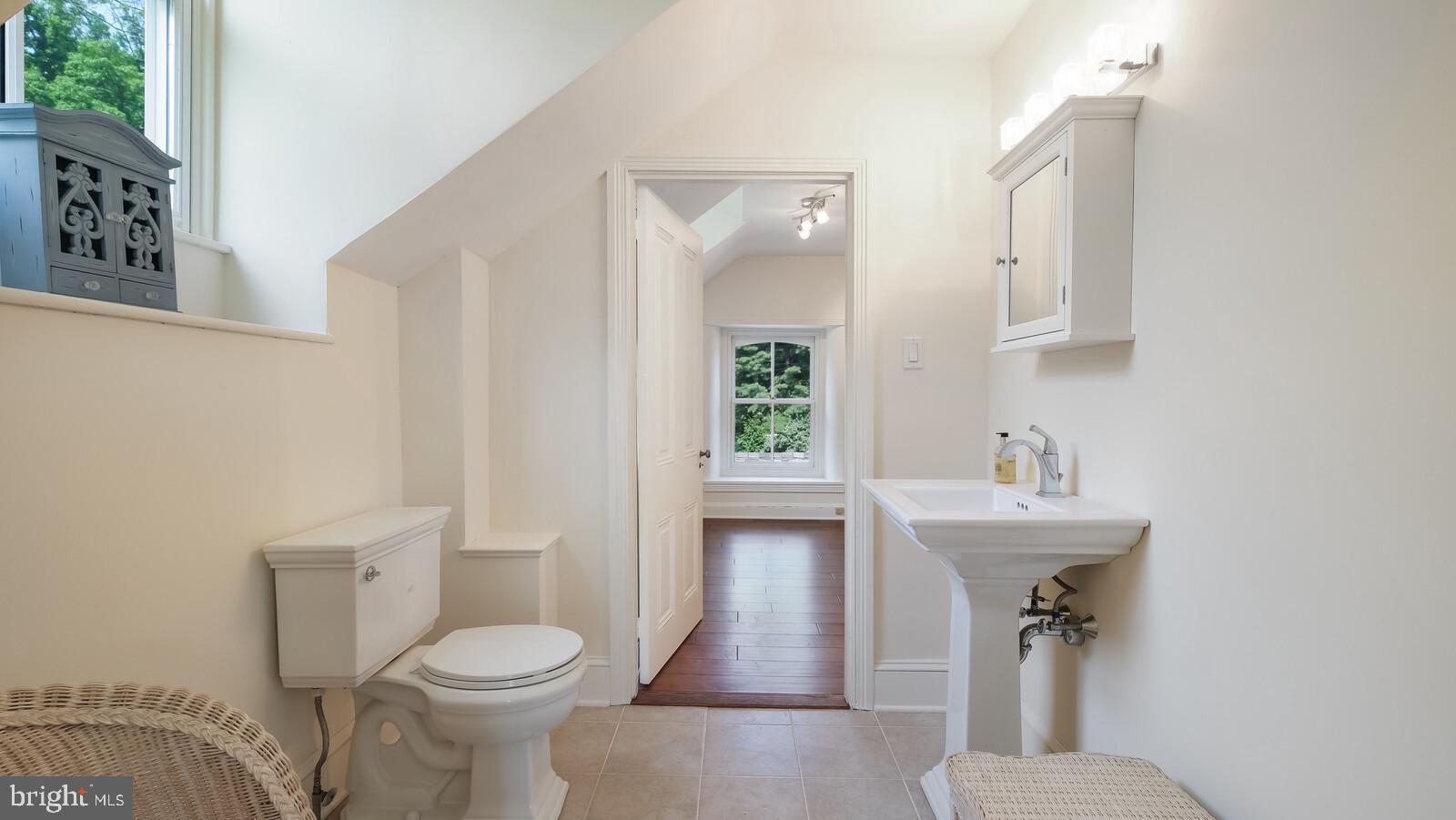 HUNTINGDON VALLEY - Residential