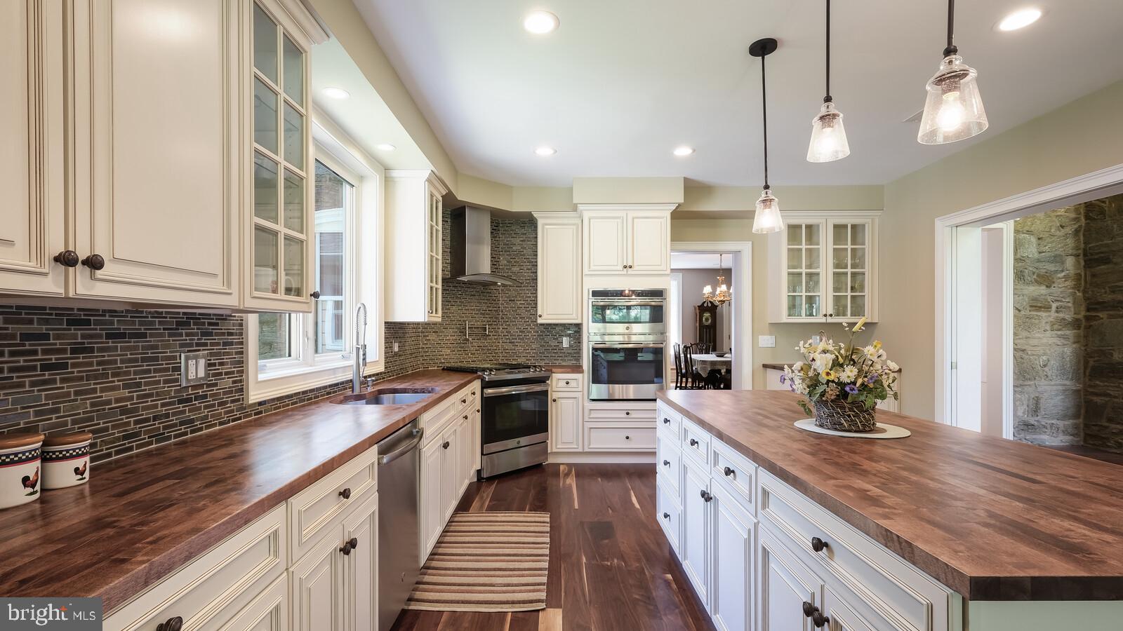 HUNTINGDON VALLEY - Residential