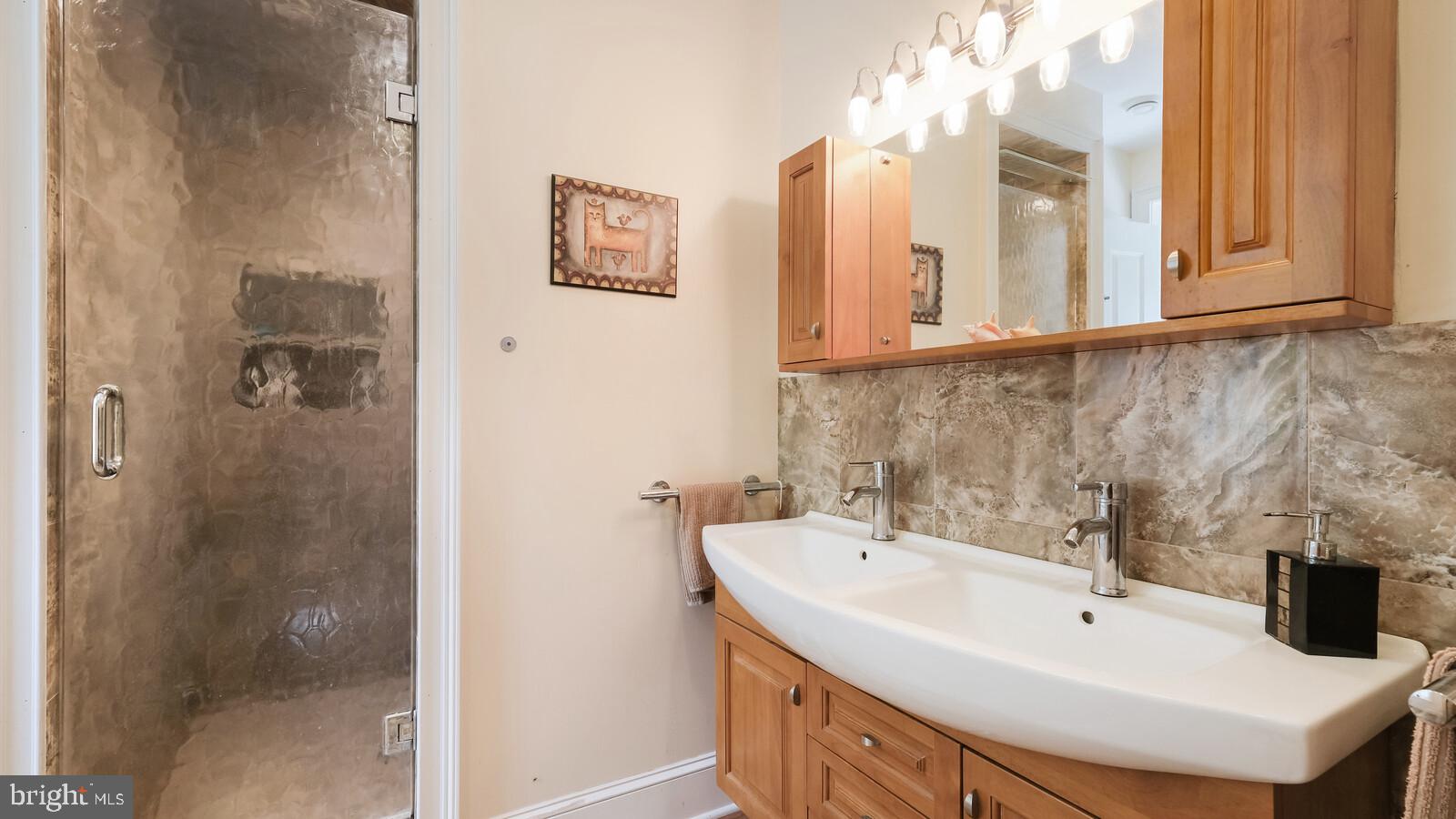 HUNTINGDON VALLEY - Residential