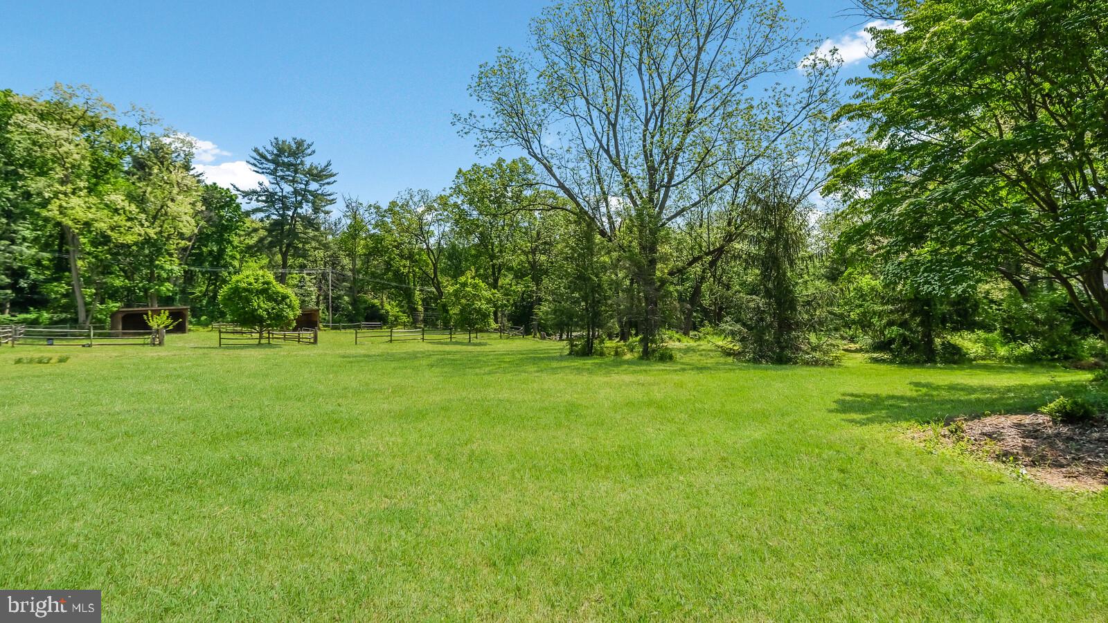 HUNTINGDON VALLEY - Residential