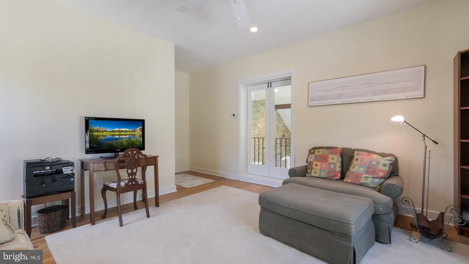 HUNTINGDON VALLEY - Residential