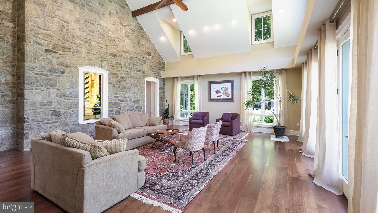 HUNTINGDON VALLEY - Residential