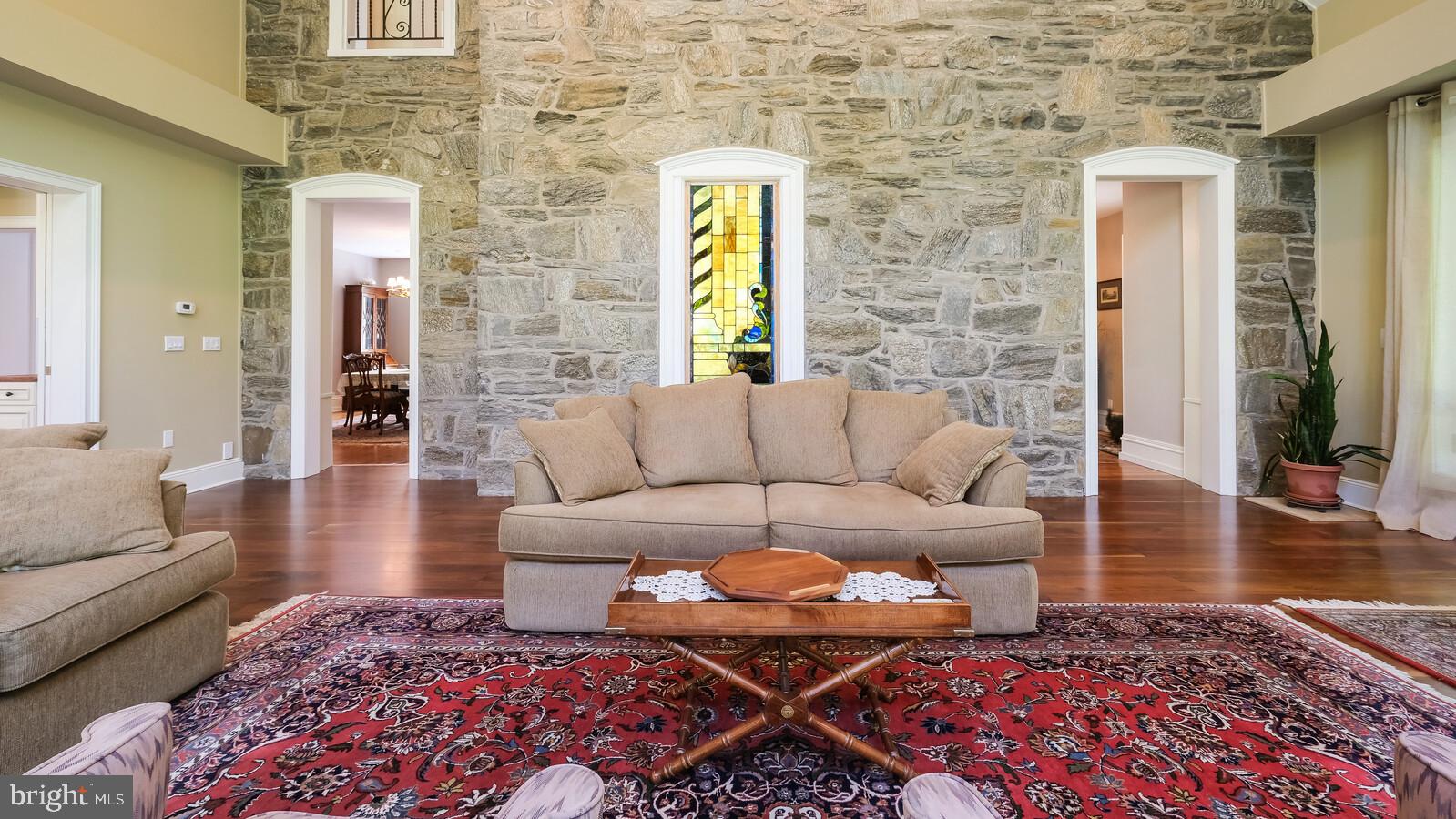 HUNTINGDON VALLEY - Residential