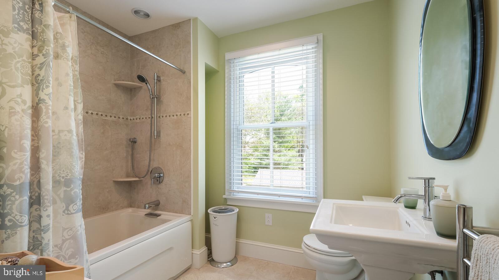 HUNTINGDON VALLEY - Residential