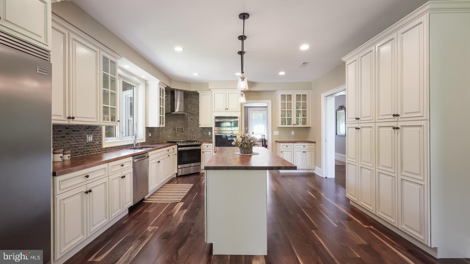 HUNTINGDON VALLEY - Residential