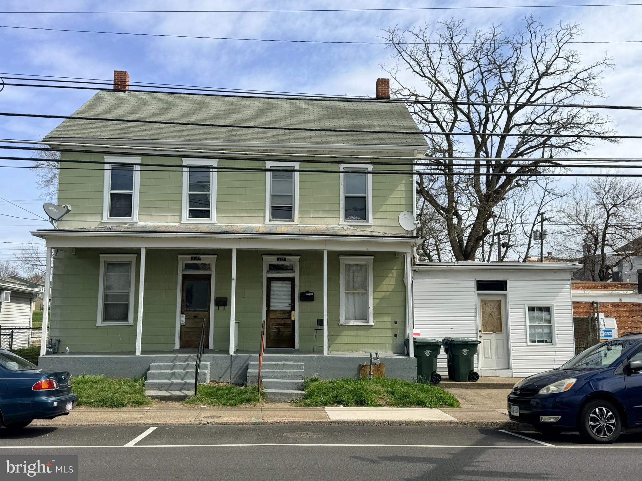 Main image without alt text