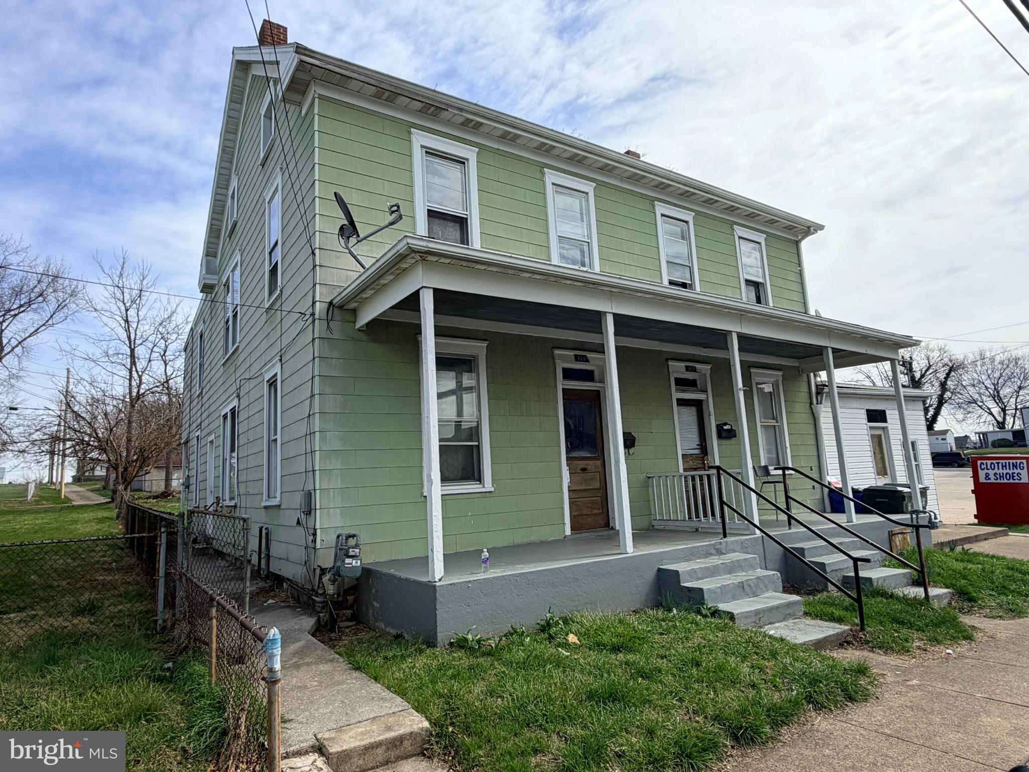 814 SALEM AVENUE 812