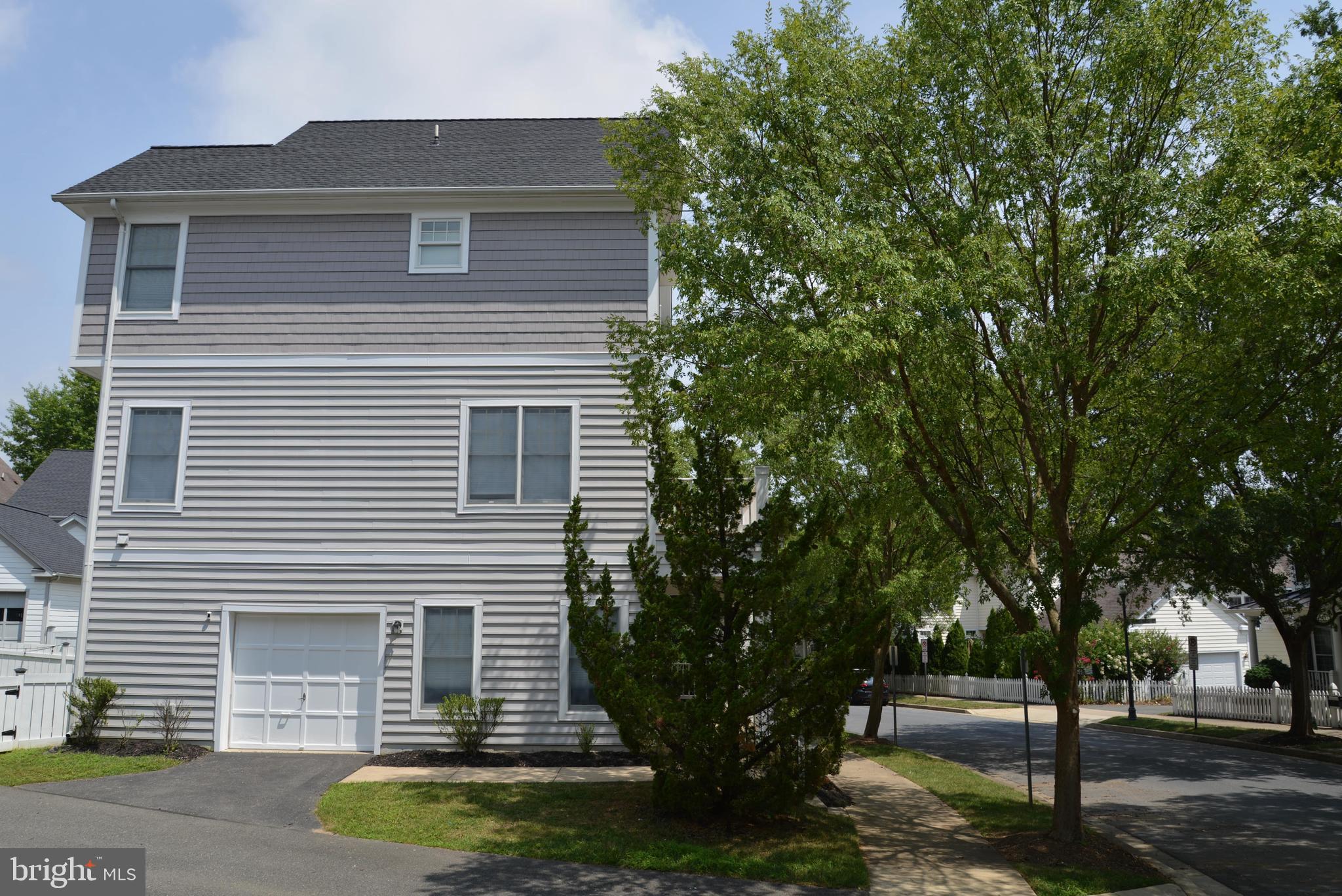 LAKELANDS - Residential