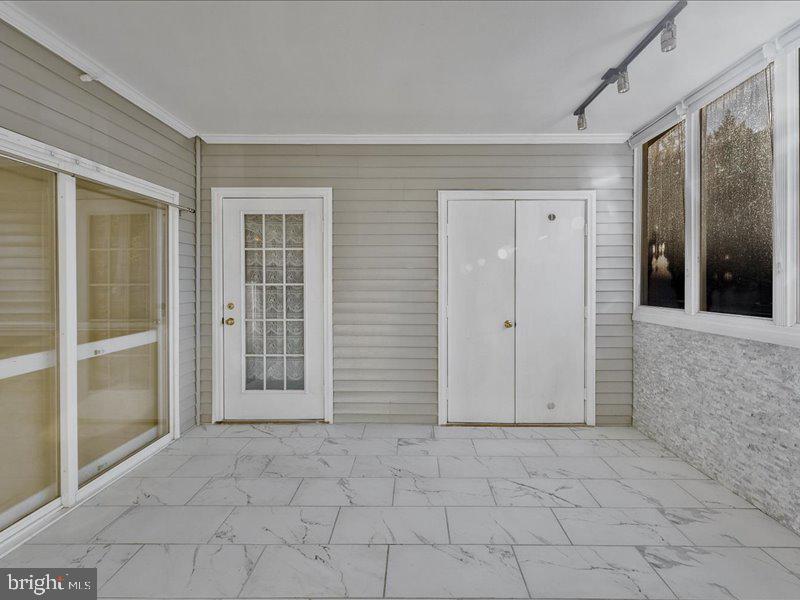 GREENBELT LAKE - Residential