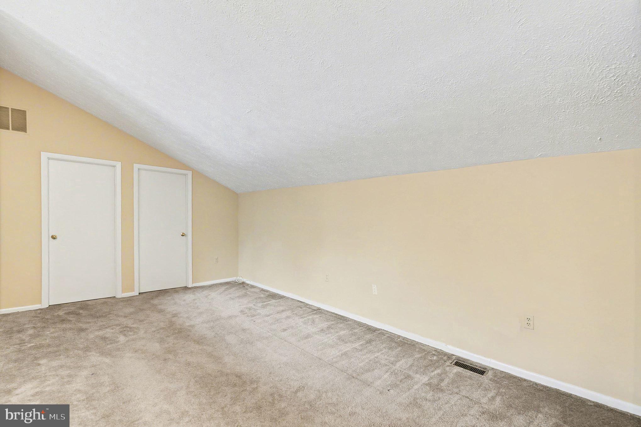 THE FALLS GARDEN - Residential