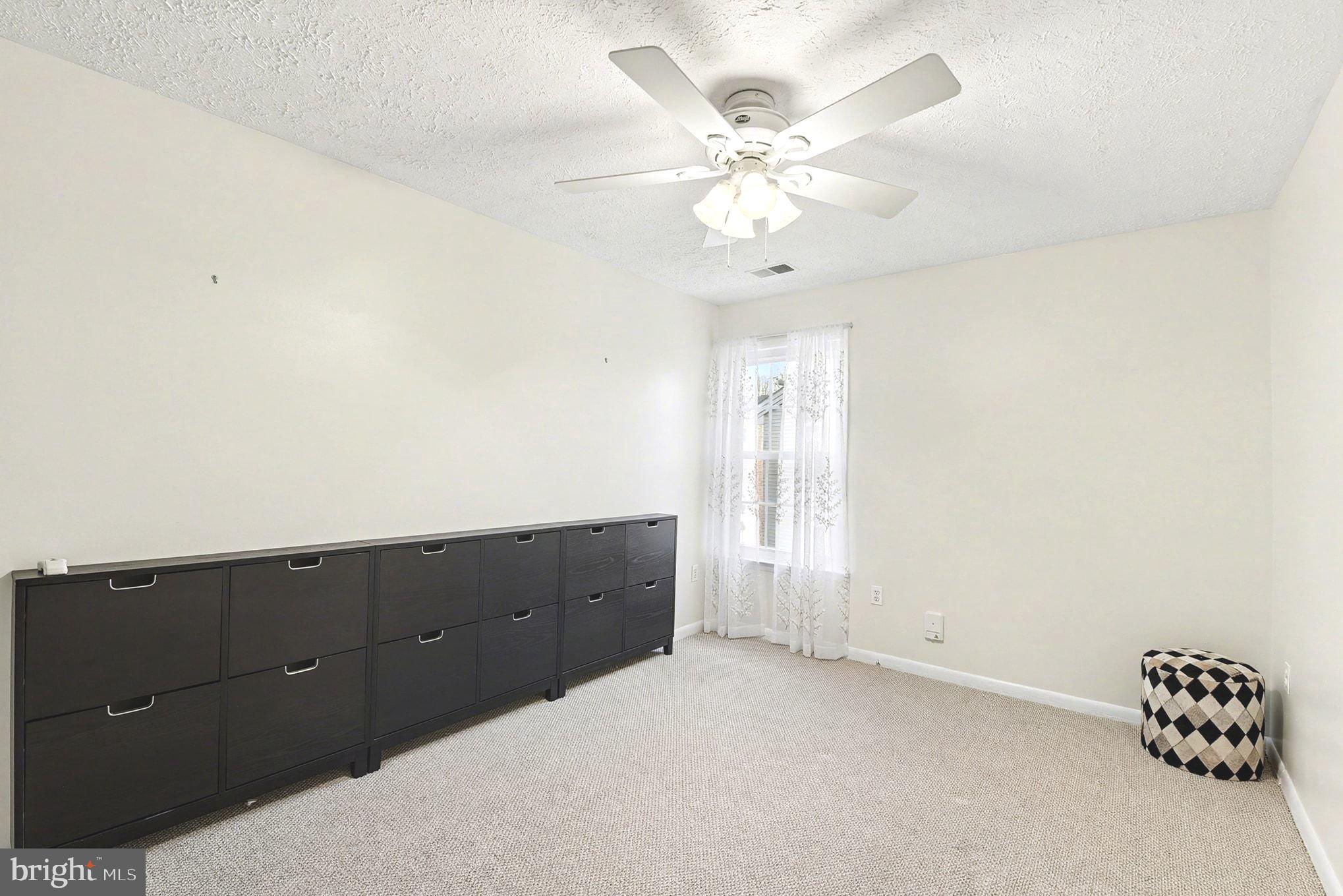 THE FALLS GARDEN - Residential