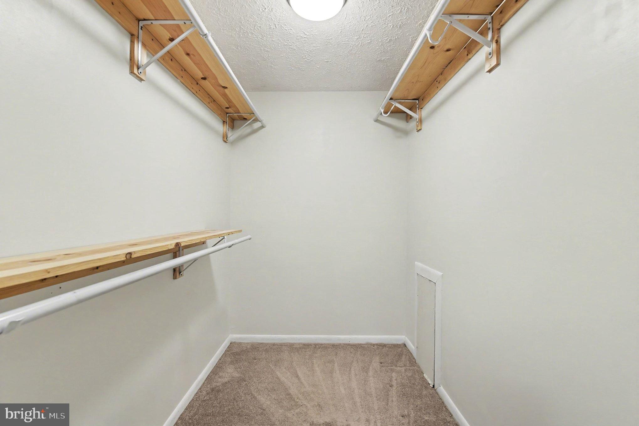 THE FALLS GARDEN - Residential