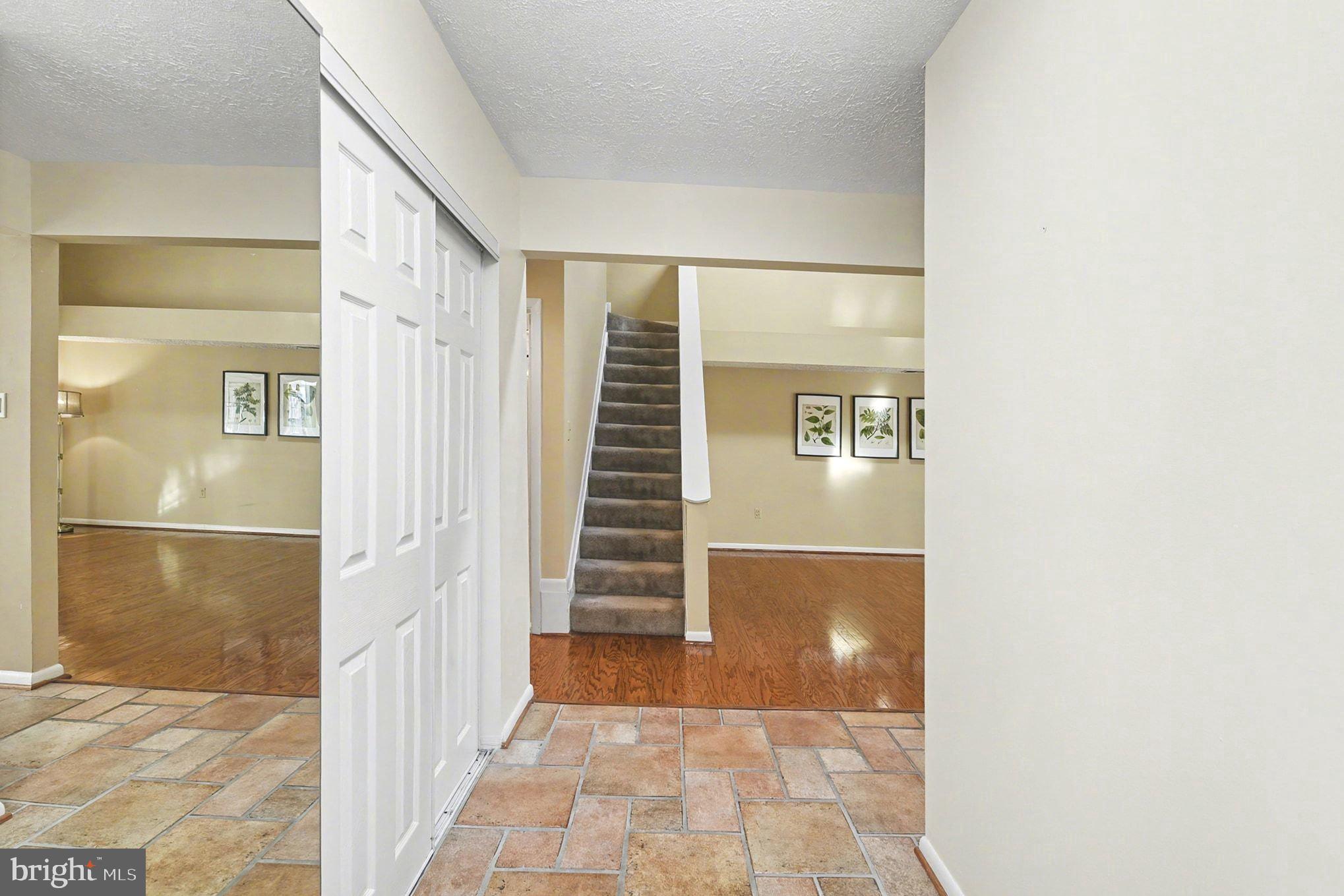 THE FALLS GARDEN - Residential