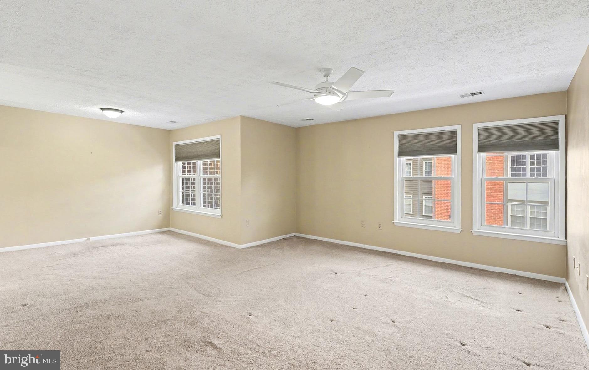 THE FALLS GARDEN - Residential