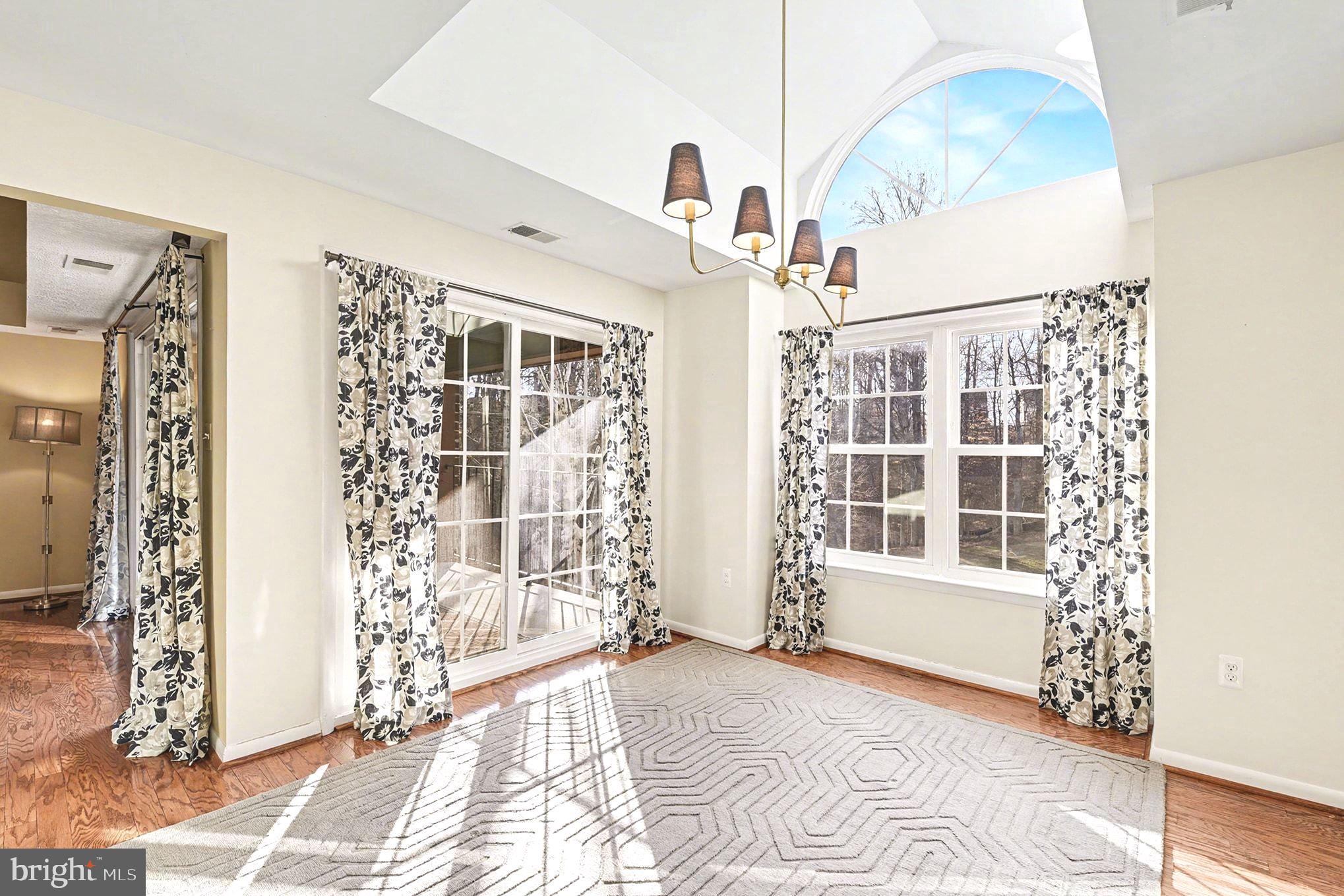 THE FALLS GARDEN - Residential