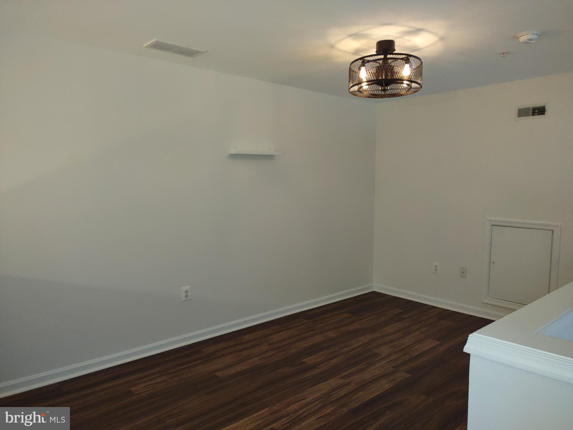 IRWINS CHOICE - Residential Lease