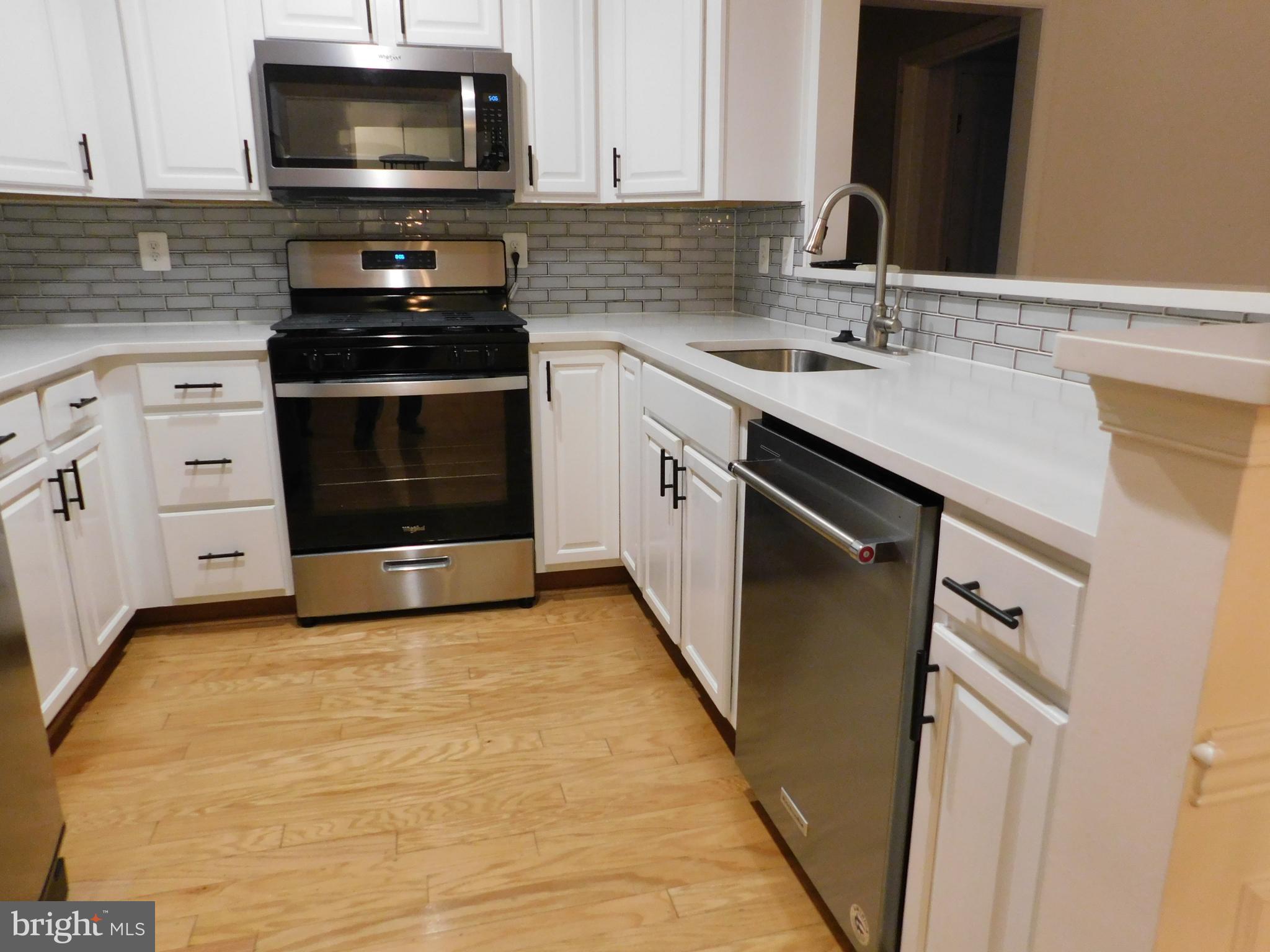 IRWINS CHOICE - Residential Lease