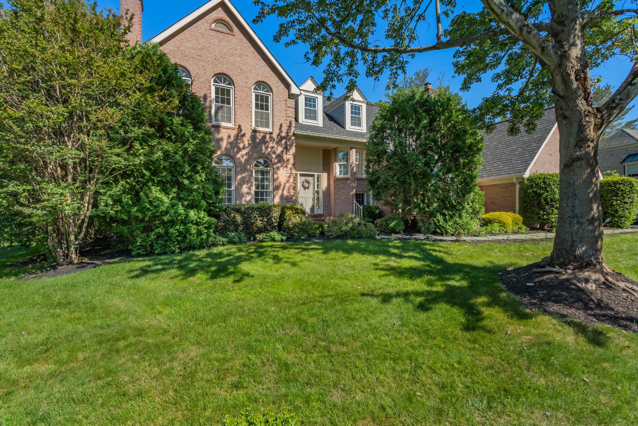 1289 MIDDLETON COURT