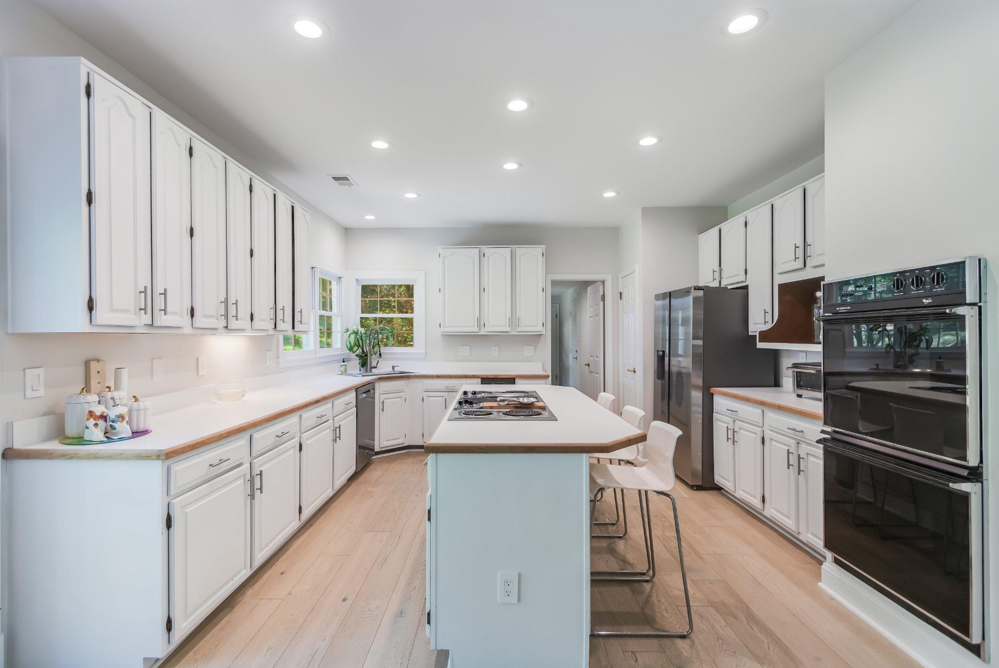 1289 MIDDLETON COURT