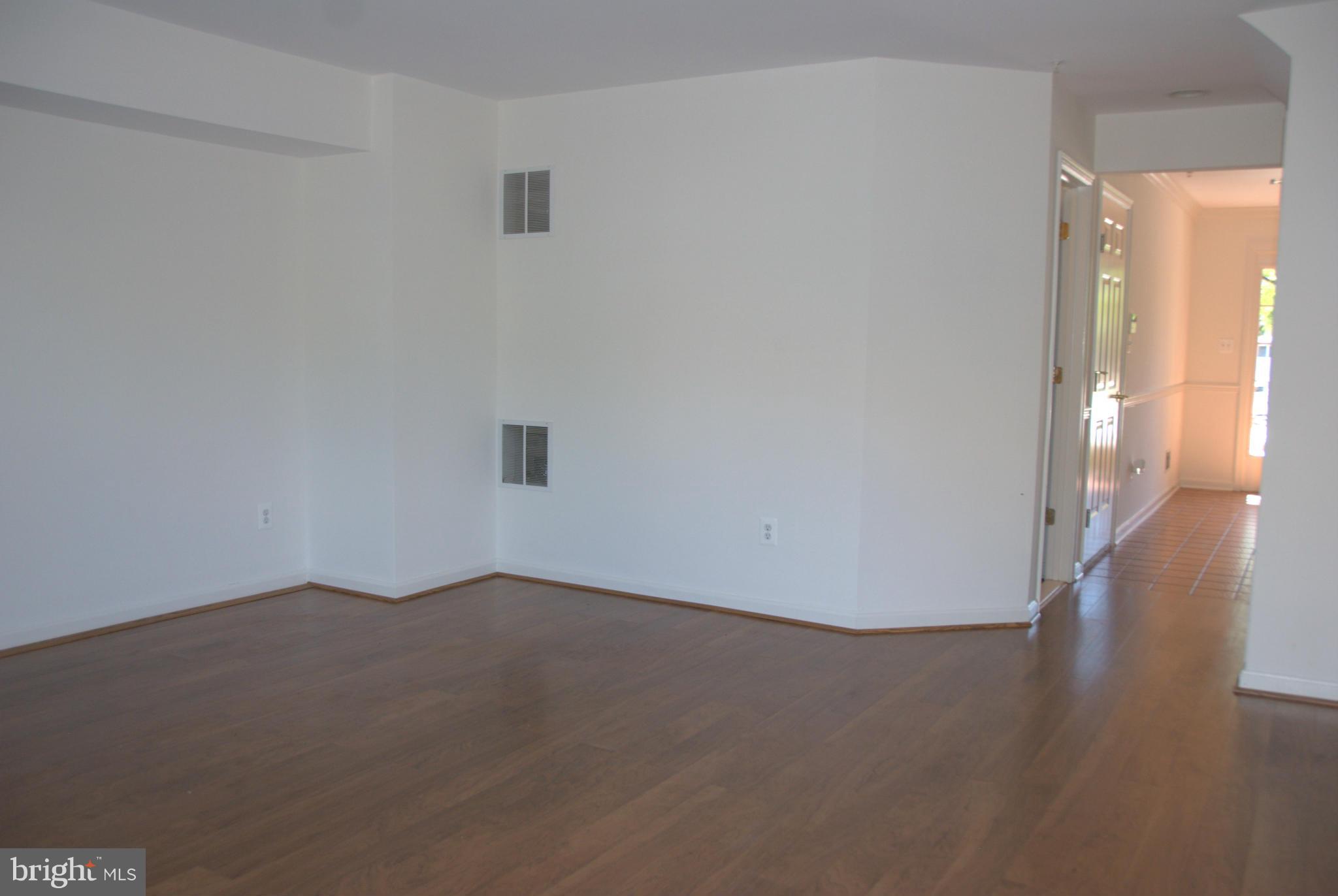 RESTON - Residential Lease