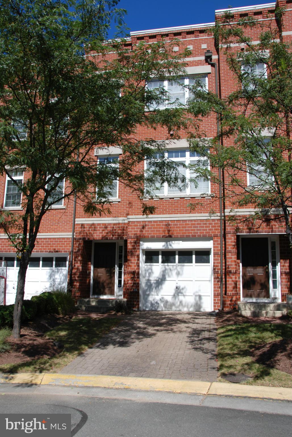 RESTON - Residential Lease