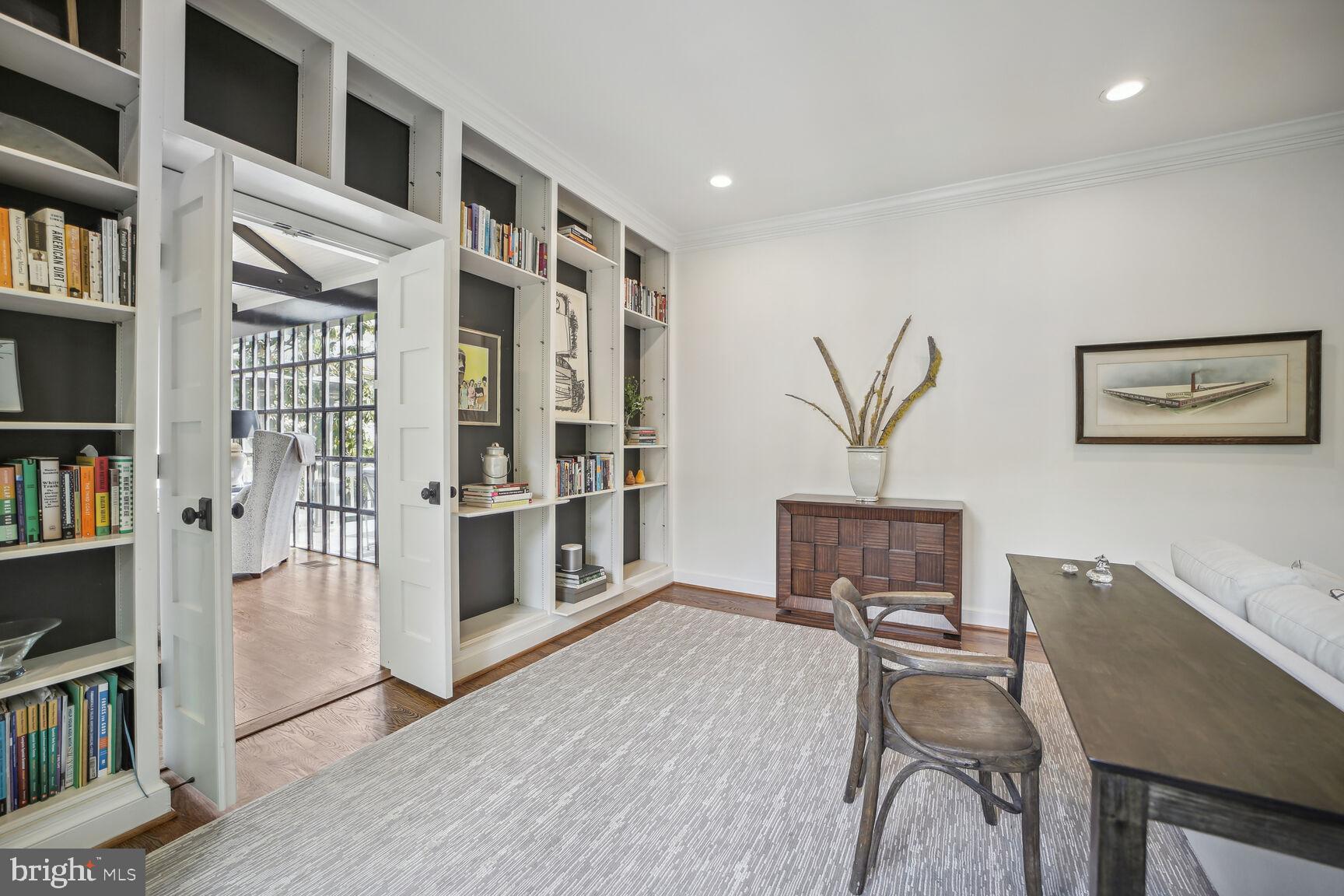 CHEVY CHASE - Residential