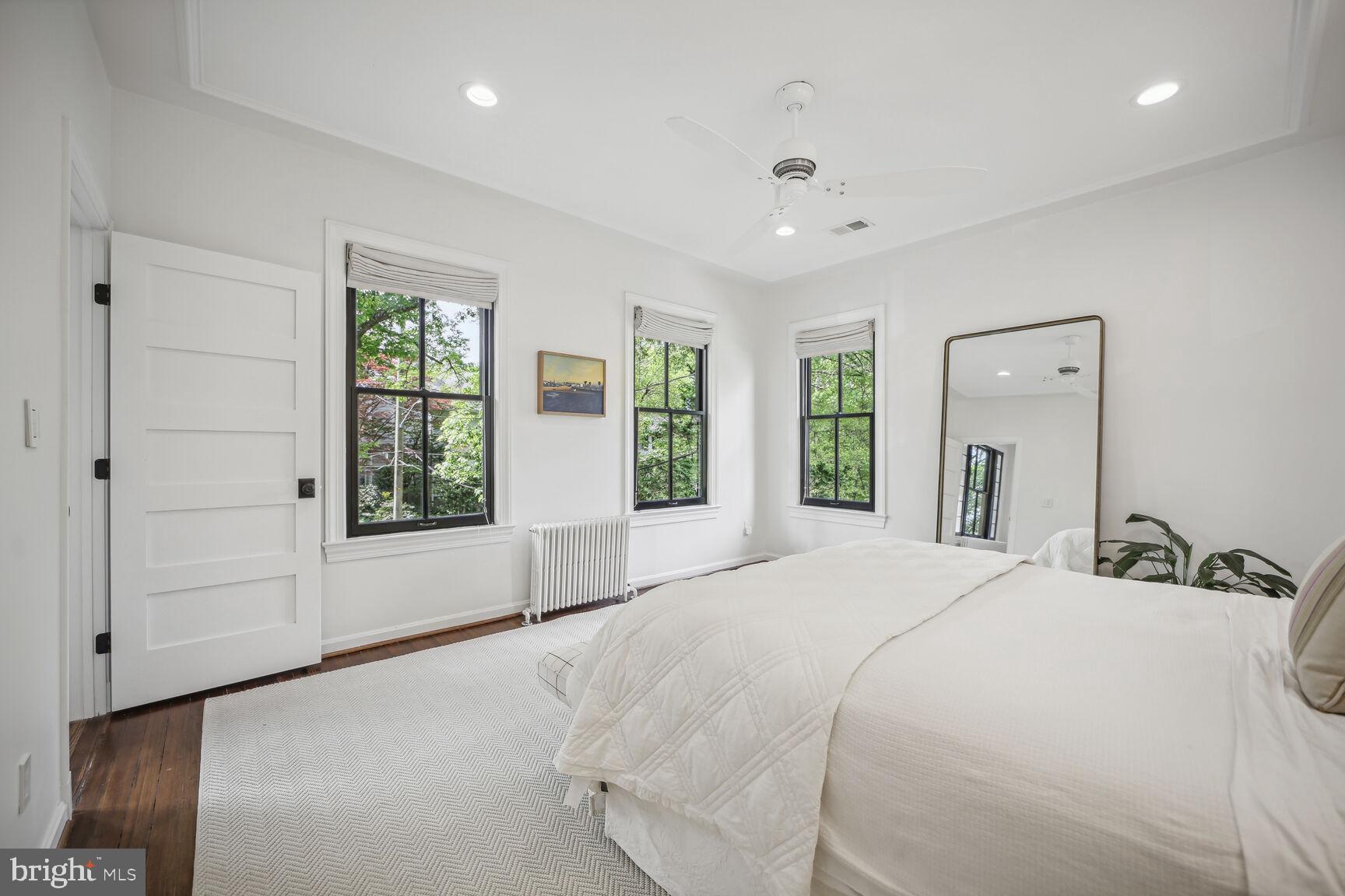 CHEVY CHASE - Residential