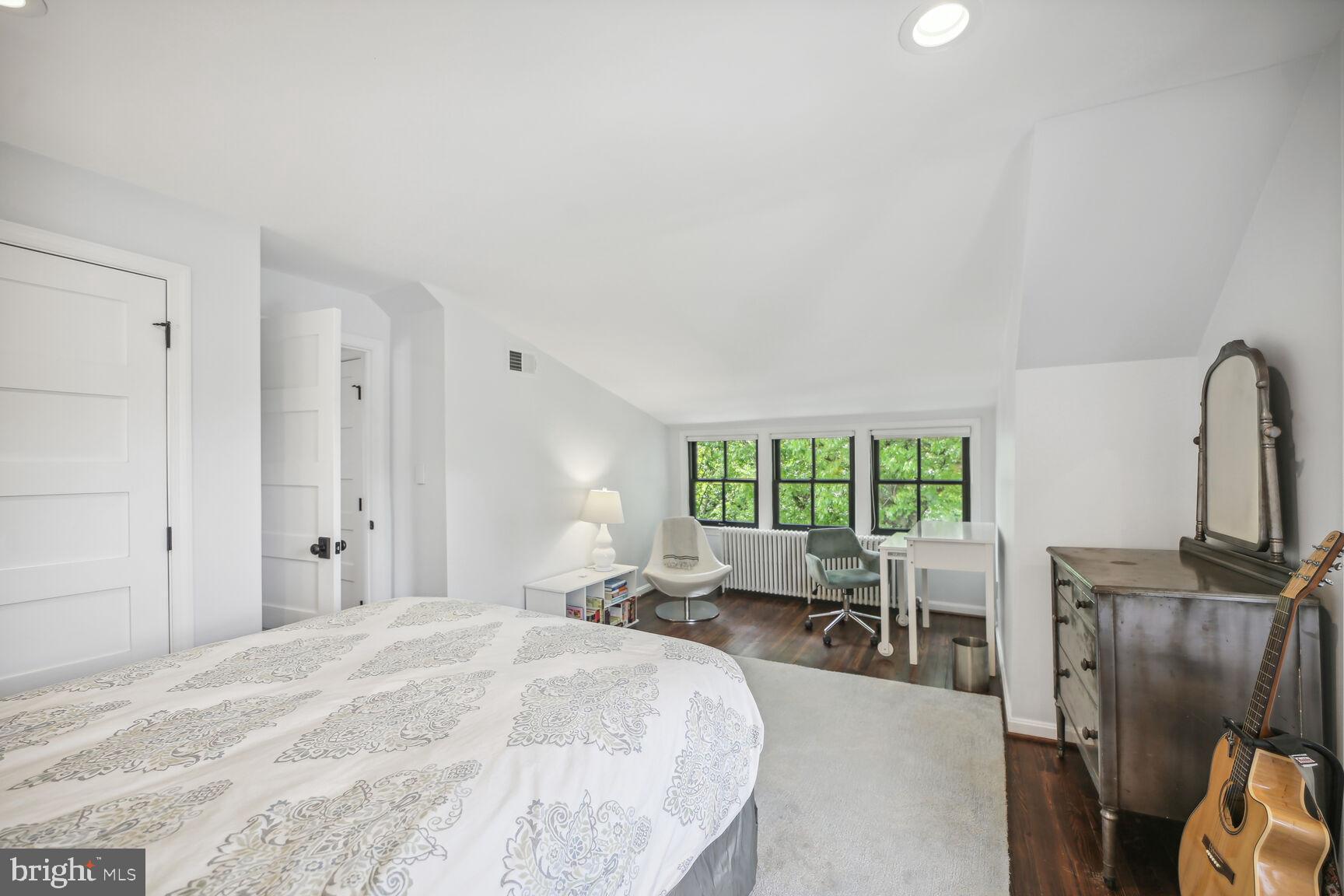 CHEVY CHASE - Residential