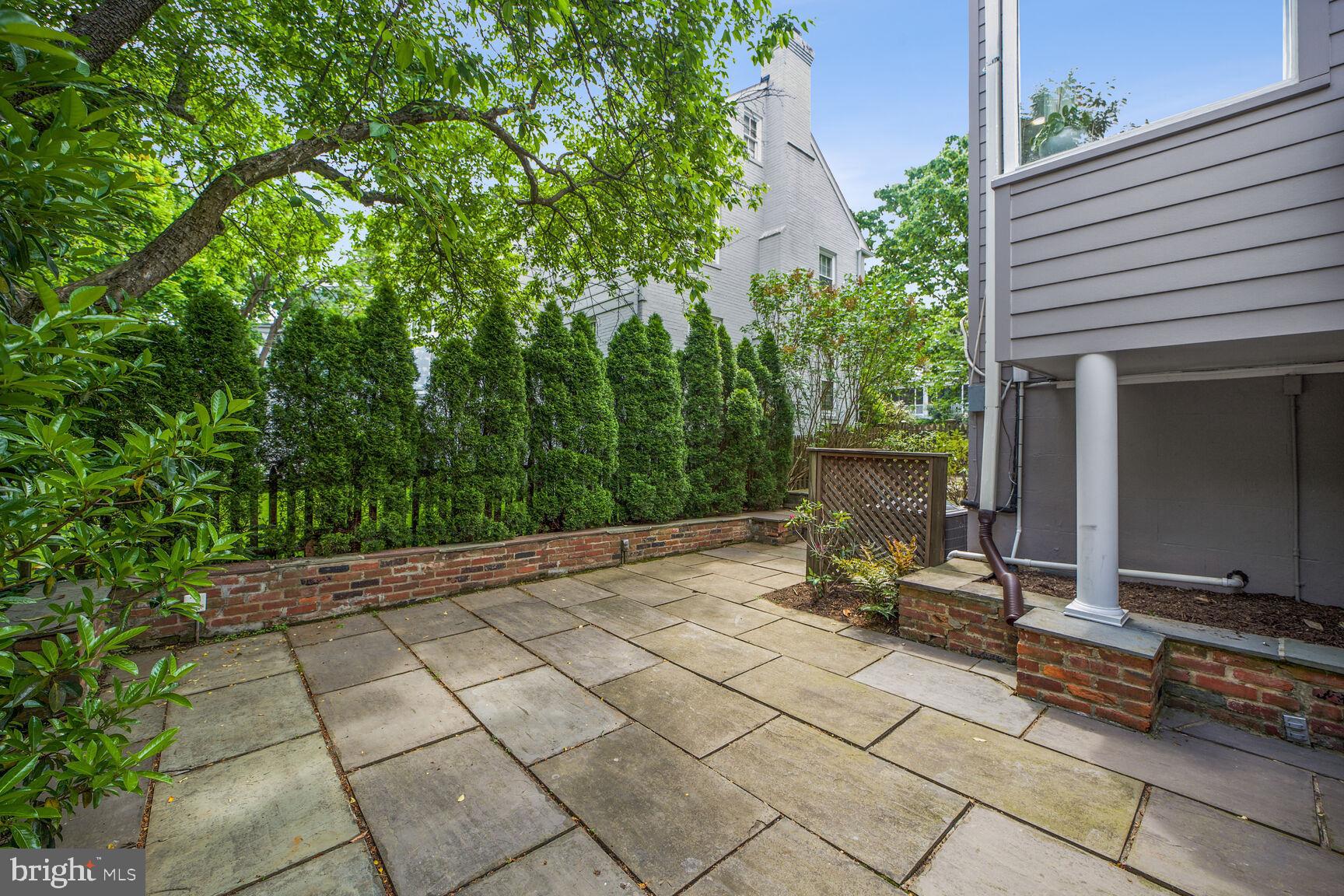 CHEVY CHASE - Residential