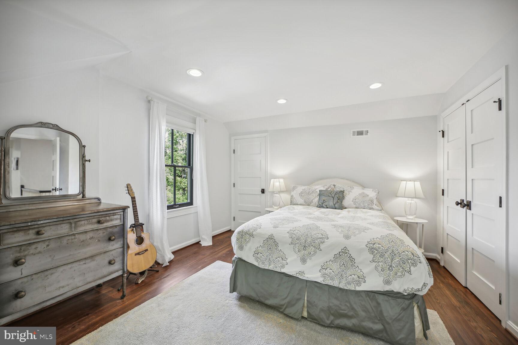 CHEVY CHASE - Residential