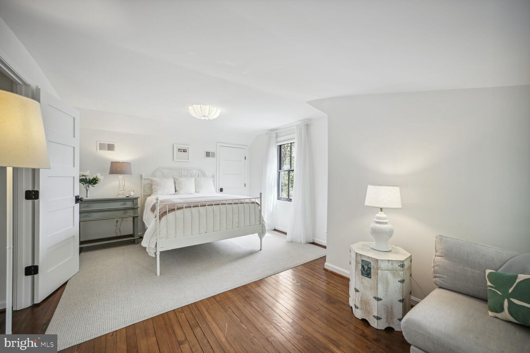 CHEVY CHASE - Residential