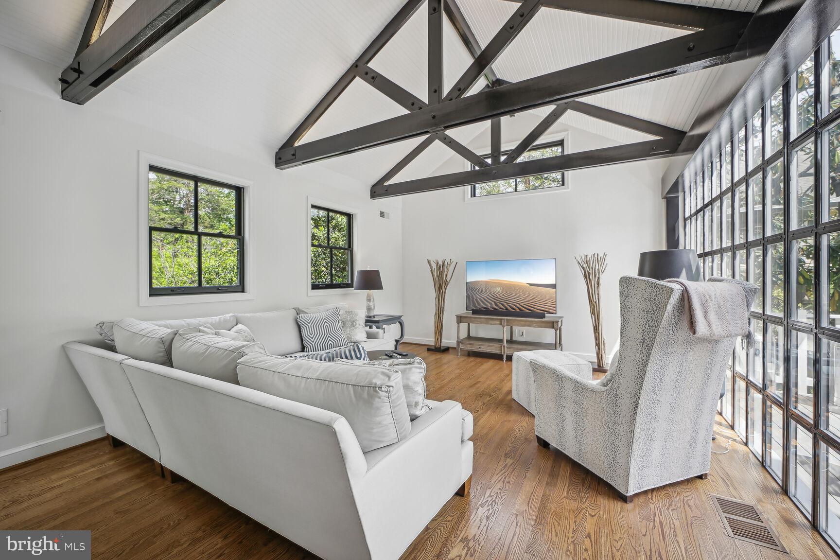 CHEVY CHASE - Residential