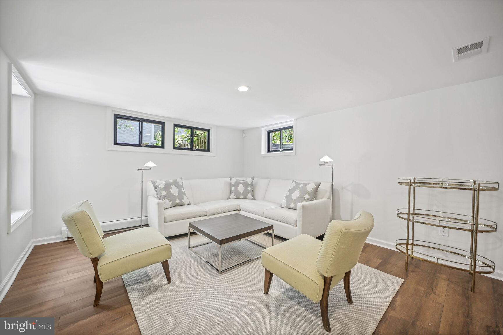 CHEVY CHASE - Residential