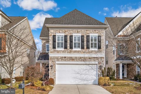 Photo of 5978 Manorview Way, ALEXANDRIA, VA 22315 (MLS # VAFX2304018)