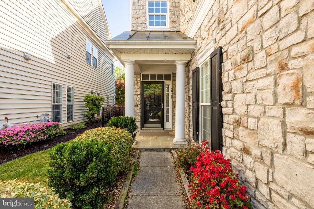 Photo of 5978 Manorview Way, ALEXANDRIA, VA 22315 (MLS # VAFX2304018)