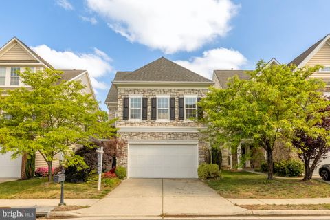 Photo of 5978 Manorview Way, ALEXANDRIA, VA 22315 (MLS # VAFX2304018)